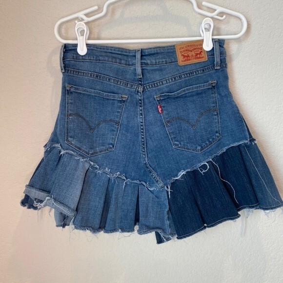 Levi’s Deconstructed Ruffle Denim Mini Skirt Y2K 90’s - Size 29 - EUC - Picture 4 of 5
